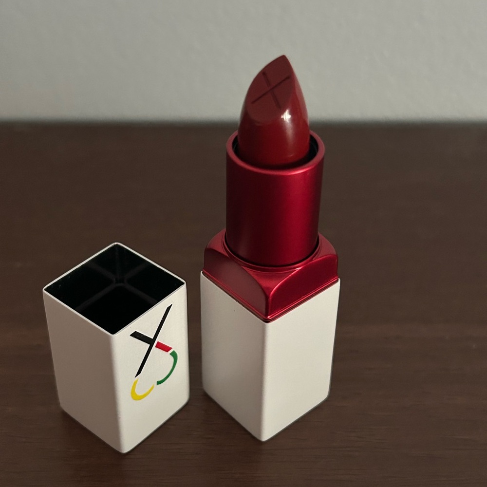 Smashbox Be Legendary Prime & Plush Lipstick- Be Seen